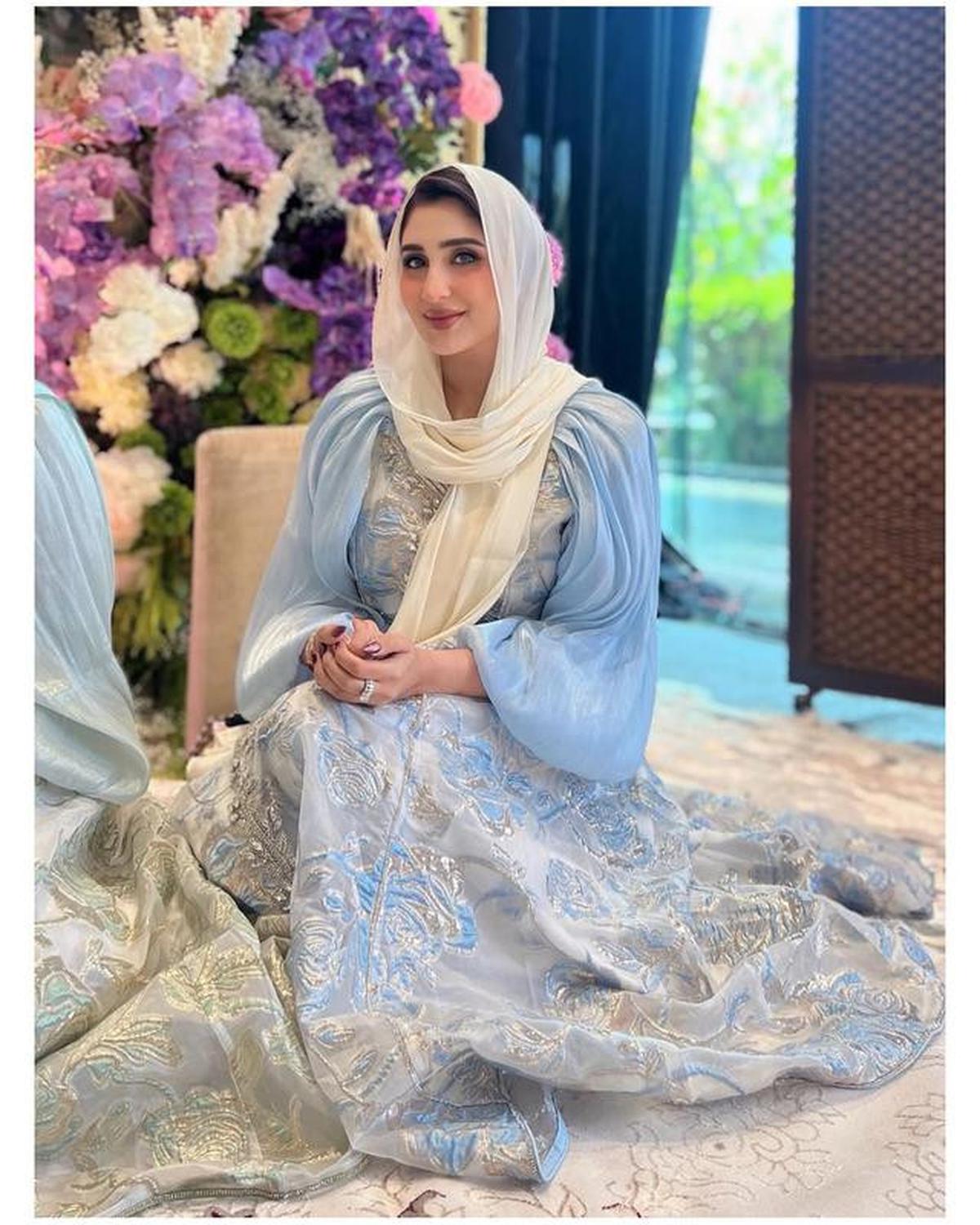 6 Potret Tania Nadira di Pengajian & Siraman Adik Ipar, Anggun dengan Gamis dan Kebaya