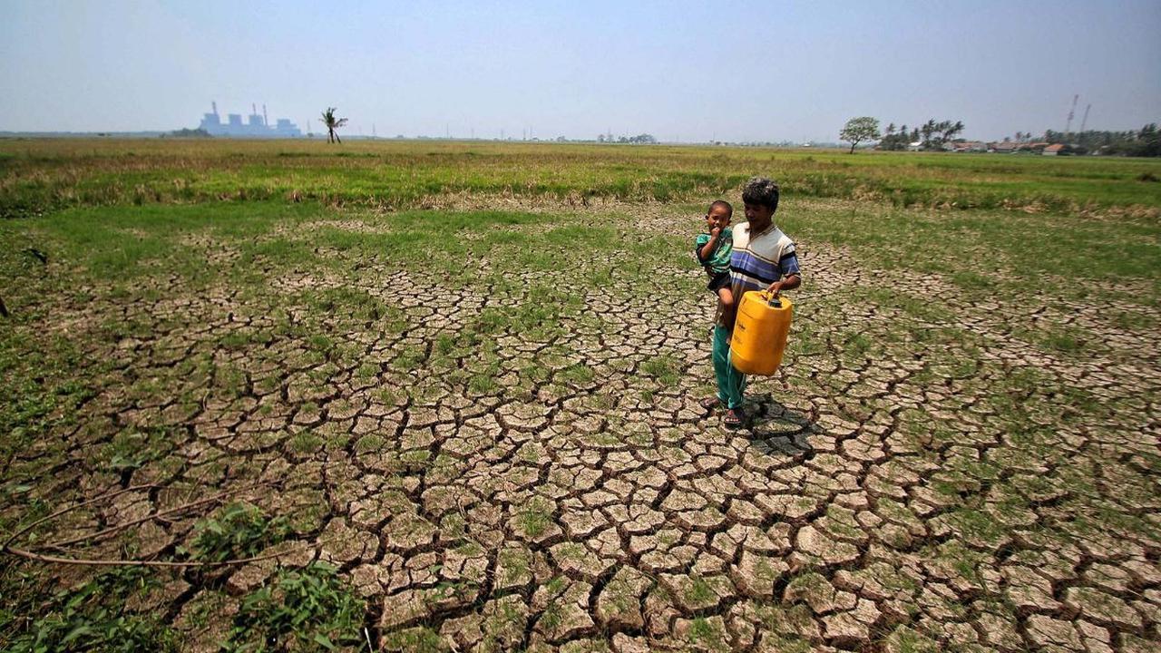 Bupati Tangerang Ahmed Zaki mengungkapkan bahwa Pemkab Tangerang telah menginstruksikan seluruh perangkat daerah untuk meningkatkan kesiapsiagaan dan kewaspadaan dalam menghadapi bencana yang ditimbulkan oleh fenomena El Nino.