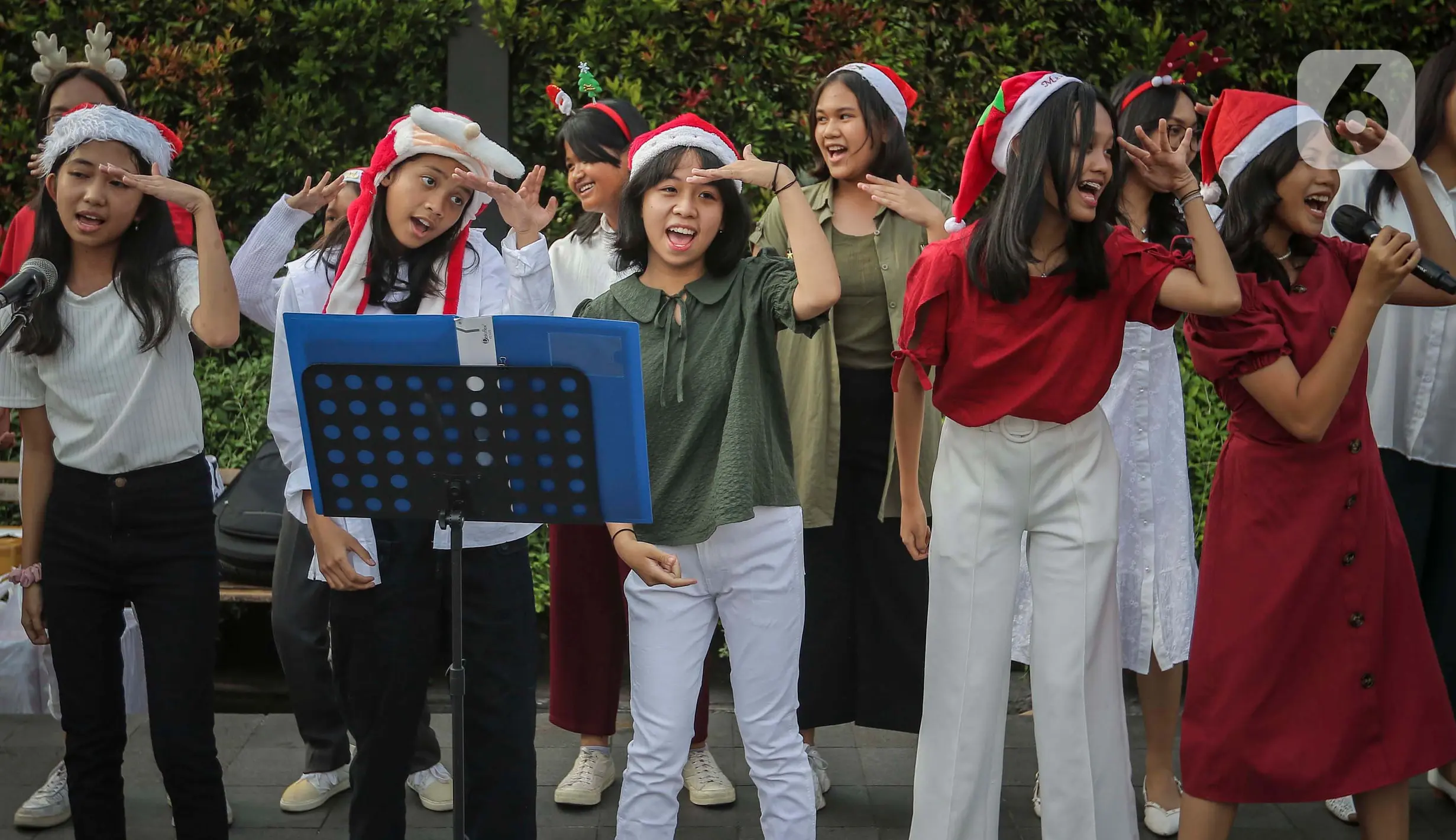 Christmas Carol Semarakkan Perayaan Natal di Jakarta Foto
