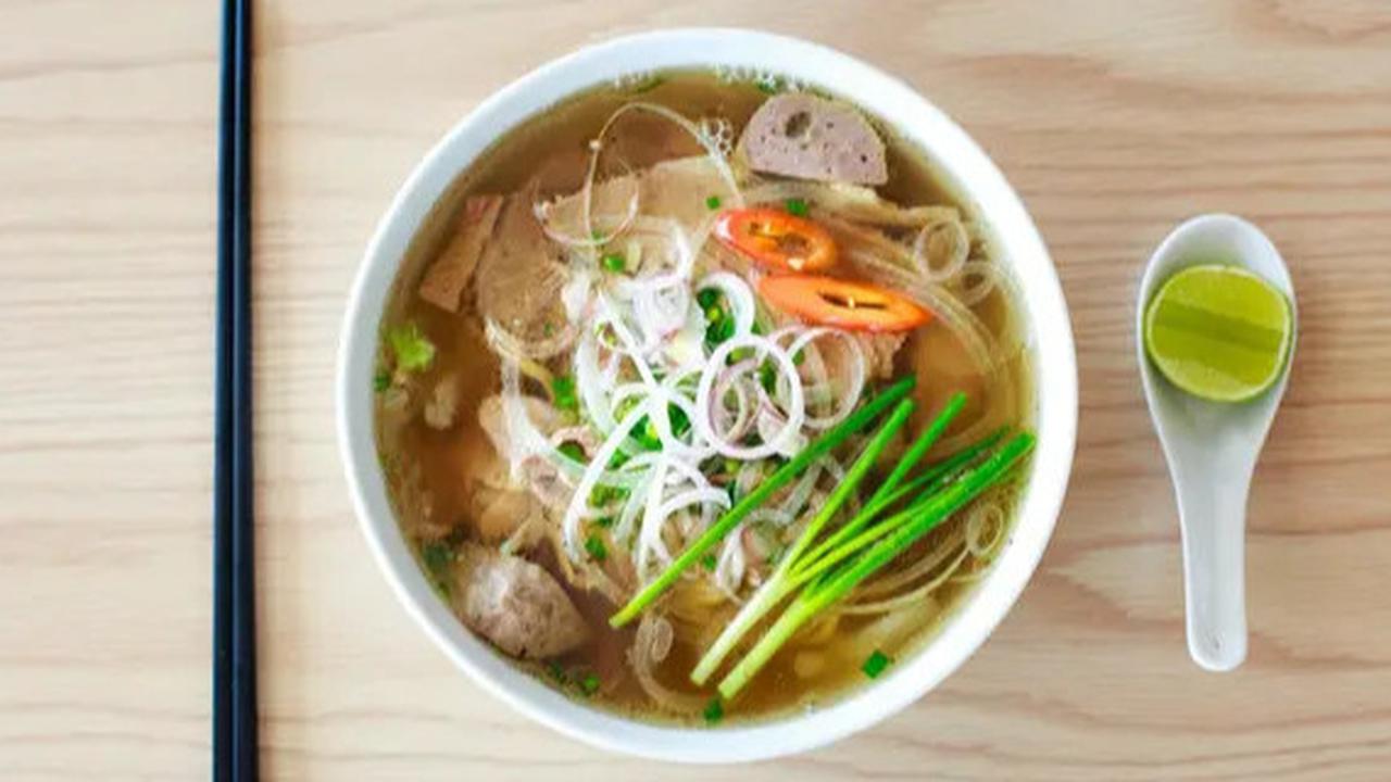 Cara Membuat Soto Ayam Bening yang Lezat dan Menyegarkan