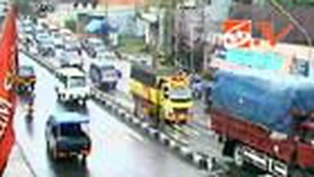 Arus Kendaraan Menuju Jakarta Terus Mengalir