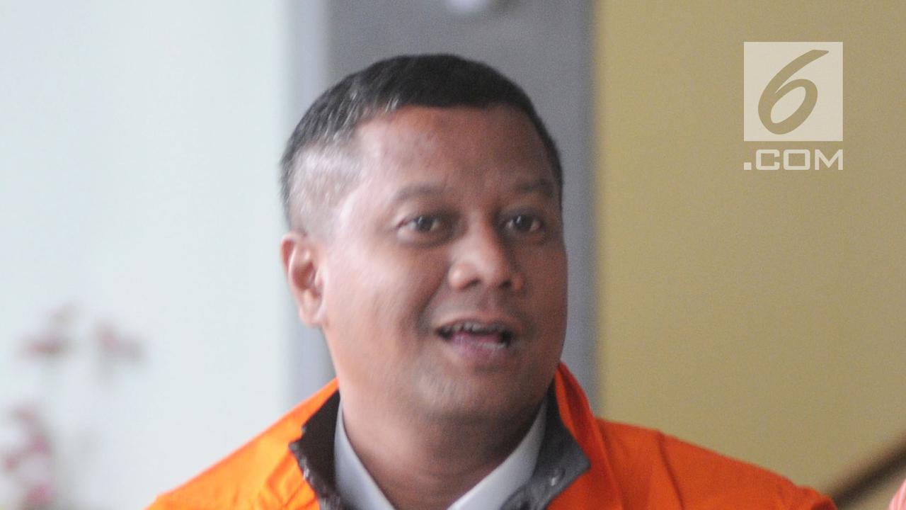 Diperiksa Perdana, Begini Ekspresi Bupati Mojokerto