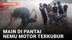 Sekelompok Remaja Temukan Motor Terkubur di Pasir Pantai