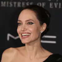 Angelina Jolie di premiere fil Maleficent 2 (FOTO: Splashnews)