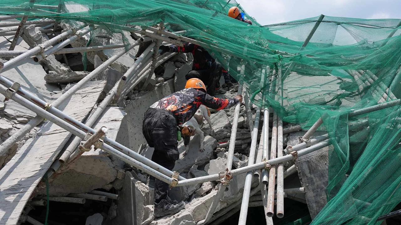 FOTO: Pencarian Korban Gedung Runtuh di Filipina Terus Berlangsung