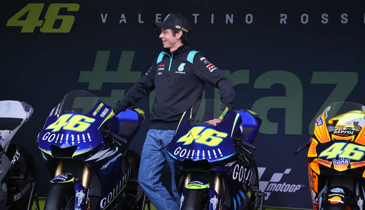 Acara yang digelar jelang balapan MotoGP Valencia di Sirkuit Ricardo Tormo ini khusus untuk menghormati sosok Valentino Rossi, seorang yang memiliki karier sangat panjang dan sudah dianggap sebagai ikon MotoGP. (AFP/Jose Jordan)