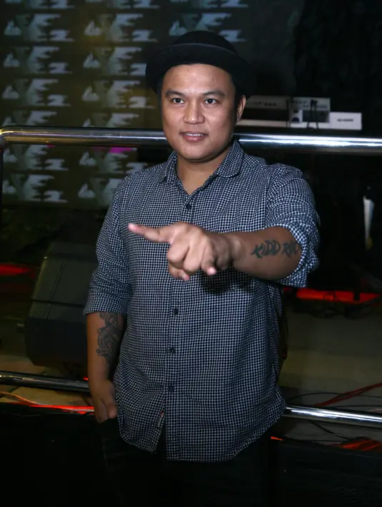 Yang terbaru, Posan memproduseri Evelyn Nada Anjani dan jebolan ajang pencarian bakat Mamamia Vanya. Mantan istri Aming, Evelyn unjuk kemampuannya sebagai DJ mengiringi Vanya. (Nurwahyunan/Bintang.com)