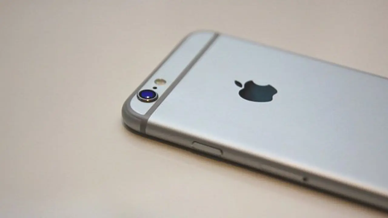 Riset iPhone oleh iPrice/copyright Pixabay.com