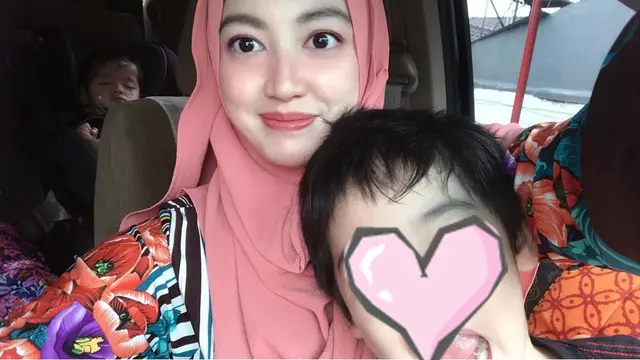 6 Potret Terbaru Maissy Mantan Penyanyi Cilik Era 90-an, Kini Jadi Dokter