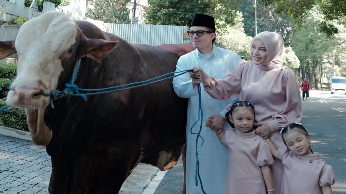 Ada Atta Halilintar Hingga Irfan Hakim, 6 Artis Ini Pose Bareng Hewan Kurban Idul Adha 2026
