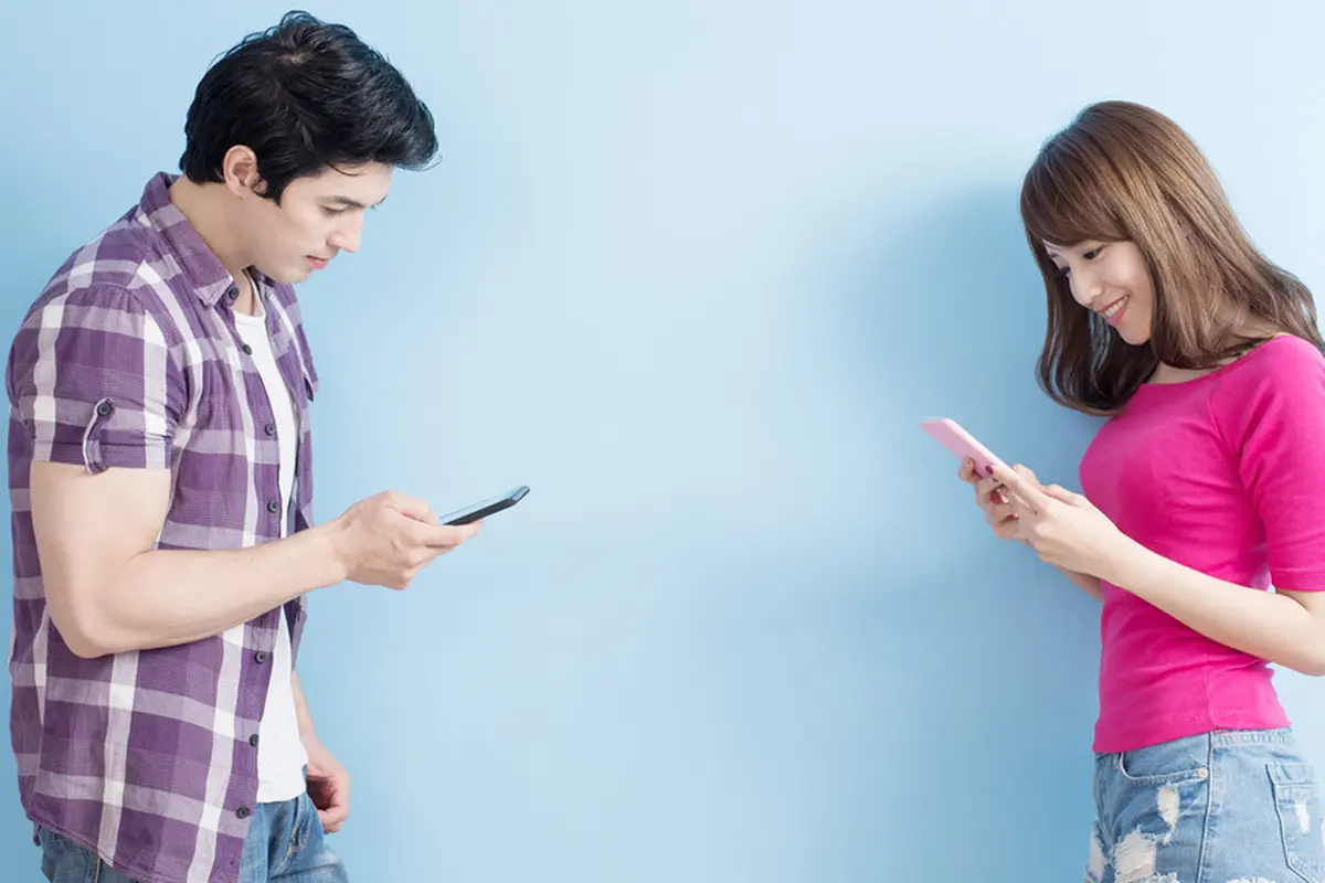 couple telepon