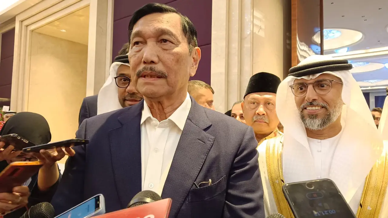 Menteri Koordinator Bidang Kemaritiman dan Investasi, Luhut Binsar Pandjaitan dalam acara UAE-Indonesia Business Forum 2023, Jakarta, Kamis (21/9/2023). (Ayu/Merdeka.com)