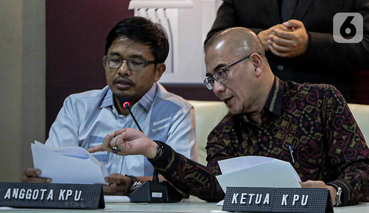 KPU RI menggelar rapat pleno penetapan calon presiden dan wakil presiden (capres-cawapres) yang akan berlaga dalam Pilpres 2024. (Liputan6.com/Faizal Fanani)