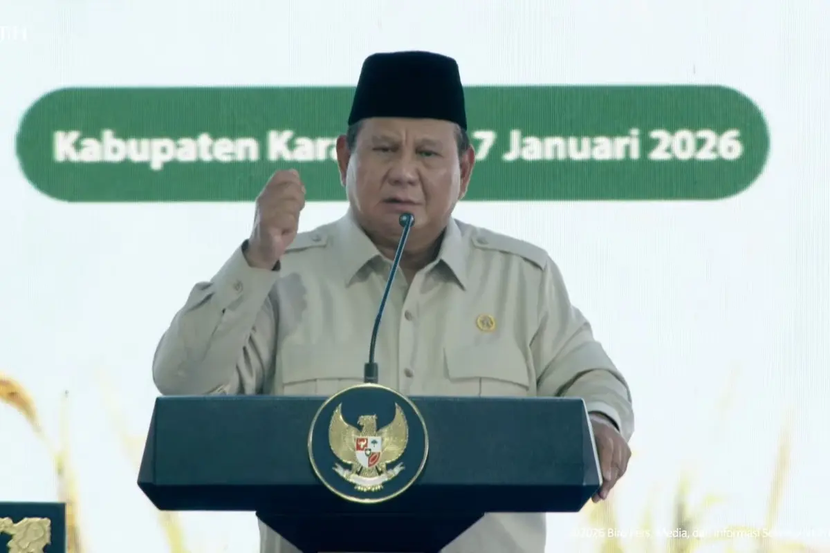 Presiden Prabowo Subianto dalam Panen Raya dan Pengumuman Swasembada Pangan, di Karawang, Jawa Barat, Rabu (7/1/2026). (Liputan6.com/Arief)