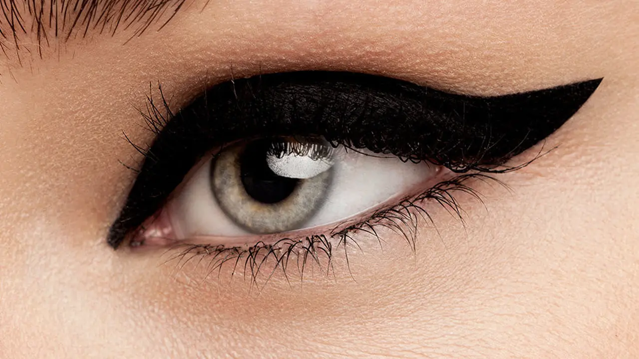 cat eyeliner