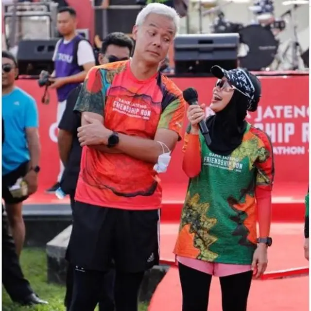 Istri Ganjar Pranowo, Siti Atikoh Supriyanti yang sering tampil sporty dan stylish