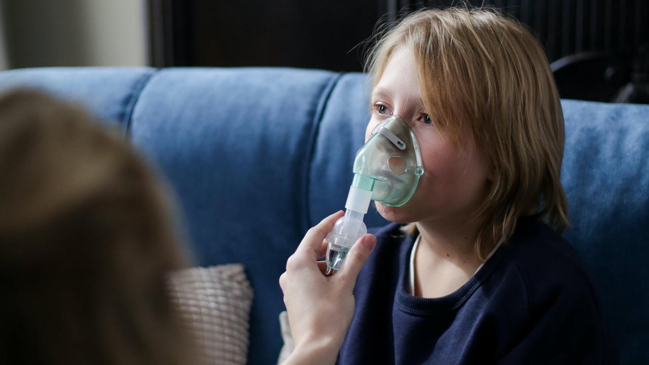 Contoh ilustrasi anak terkena pneumonia