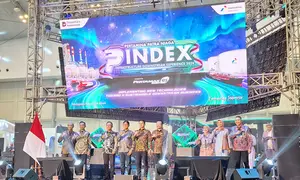 Jajaran Dewan Komisaris dan Direksi Pertamina Group saat bersama-sama meresmikan pembukaan Pertamina Infrastructure Downstream Experience (PINDEX) 2026 di ICE BSD, Tangerang, Rabu (3/6/2026). (c) Erfieka Sanra/Liputan6.com
