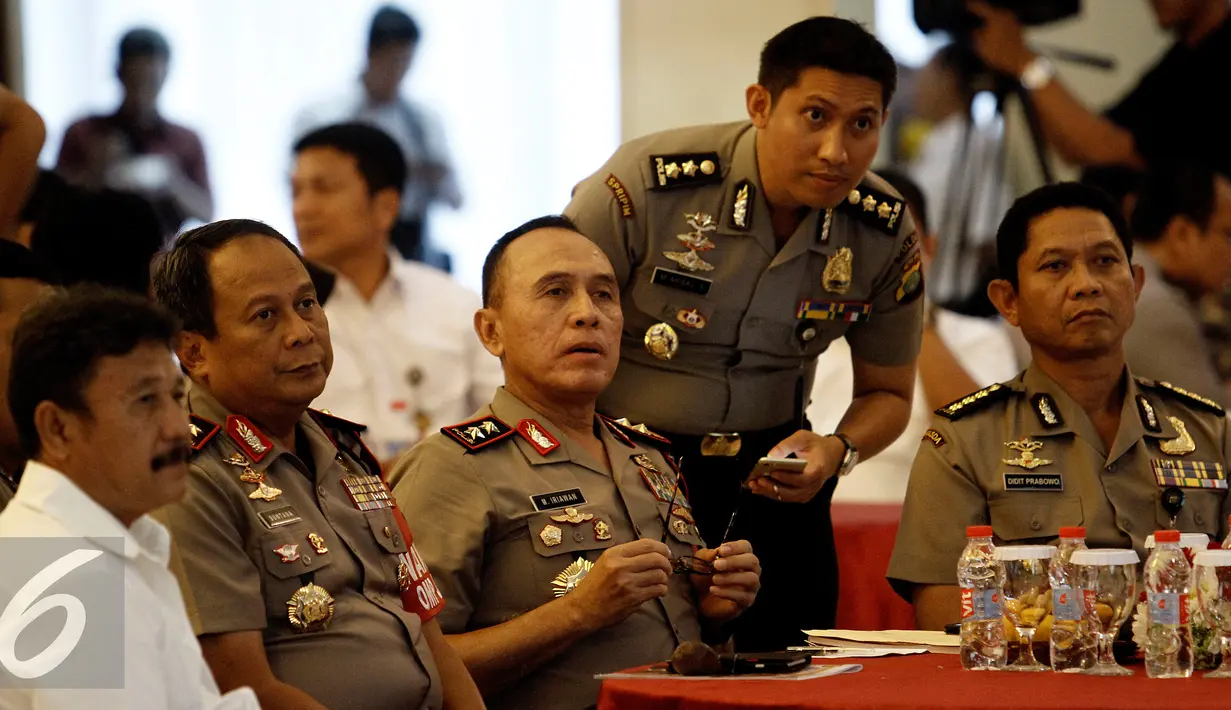 Irjen Pol M Iriawan saat menghadiri laporan kinerja tahun 2016 Polda Metro Jaya di Jakarta, Kamis (29/12). Angka kriminalitas yang ditangani Polda Metro Jaya selama tahun 2016 menurun sebanyak sembilan persen atau 15.110 kasus. (Liputan6.com/Johan Tallo)