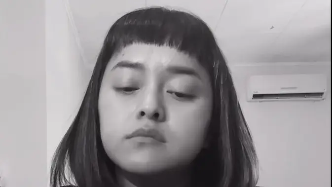 Ketika Lizzie Parra Mengisahkan Perjalanan Tubuhnya yang Tak筹备Sempurna