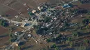 Pemandangan udara kondisi rumah-rumah warga yang hancur di Dhading, Nepal, Jumat (30/4/2015). Pasca-gempa 7,9 SR, kawasan pedalaman Nepal mulai disentuh tim penyelamatan dan bantuan makanan. (REUTERS/Danish Siddiqui)