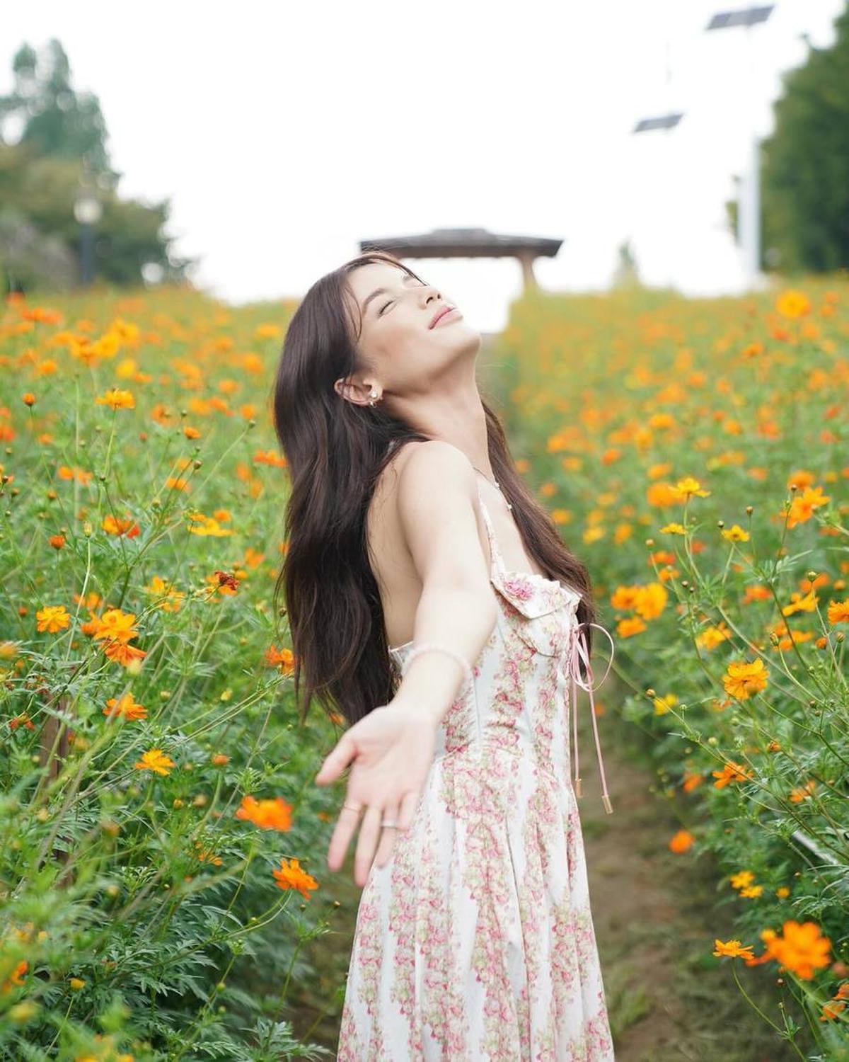 Potret Photoshoot Sabrina Chairunnisa di Korea Selatan, Pakai Dress Cantik - Mirip Gadis ABG