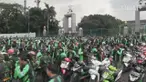 Ribuan pengemudi GrabBike berunjuk rasa menuntut kenaikan tarif 