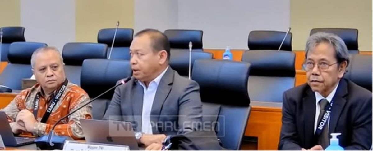Tiga Pakar di DPR RI