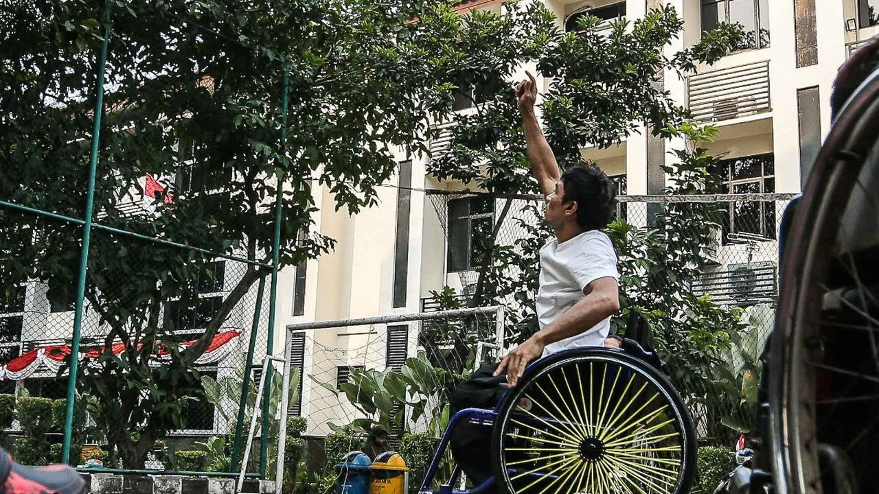 Perayaan HUT ke-78 RI berangsung meriah di berbagai wilayah di Indonesia. Berbagai kegiatan olahraga hingga permainan rakyat pun dipertandingkan untuk menyemarakkan suasana.