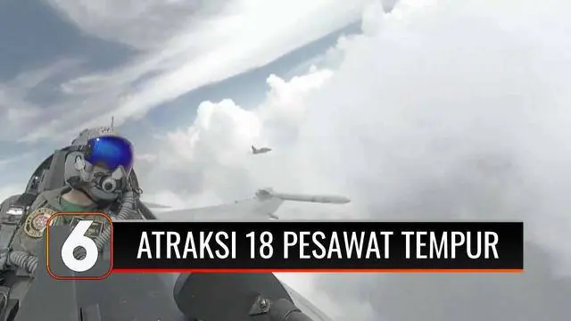 Upacara Peringatan HUT TNI ke-76 digelar di Istana Kepresidenan dan virtual. Sebanyak 18 pesawat tempur TNI dan iringan helikopter beratraksi di langit Jakarta