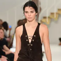 Bicara soal cinta memang tidak ada yang bisa menebak bagaimana akhirnya. Seperti halnya sepasang  kekasih yang sudah putus cinta tidak menutup kemungkinan jika akhirnya kembali bersama.  (AFP/Marco Bertorello)