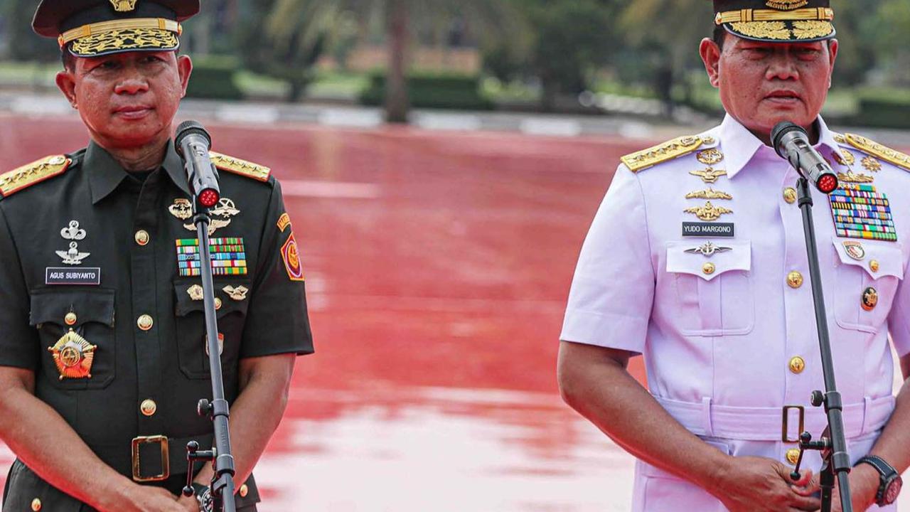 Dalam kesempatan tersebut Laksamana Yudo menitipkan pesan kepada Jenderal Agus agar TNI tetap profesional, modern dan tangguh dalam menjaga kedaulatan Republik Indonesia.