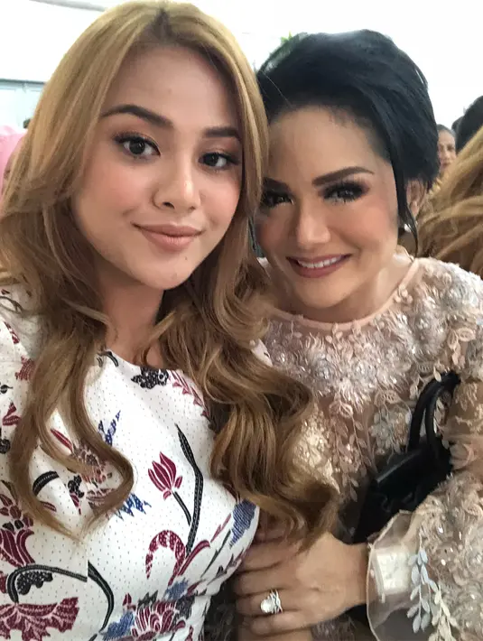 Krisdayanti dan Aurel Hermansyah