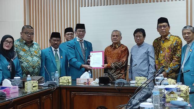 Pimpinan Pusat Muhammadiyah menjamu silaturahmi dari DPP Persatuan Guru Madrasah Indonesia (PGMI). (Foto: muhammadiyah.or.id/Liputan6.com)