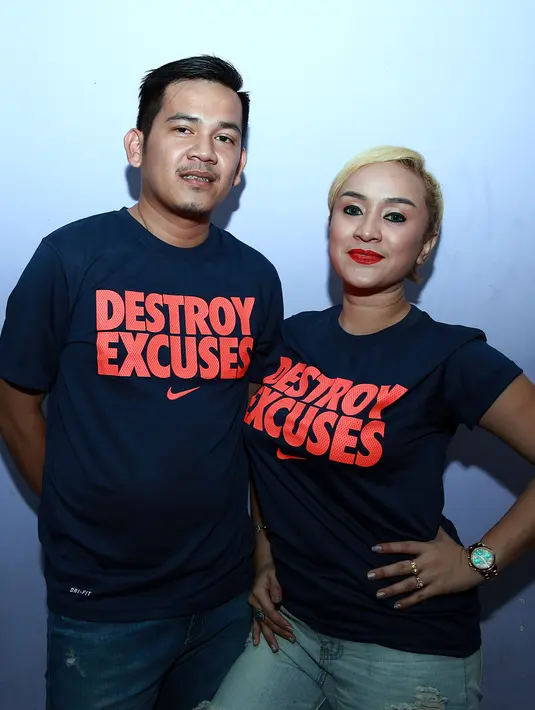 Pria berdarah Bugis, Muhammad Munawar Nadjib atau akrab disapa Putha (30) menikahi Lia di Makassar. Mereka pun telah memiliki rencana bulan madu untuk melengkapi momen kebahagiaan pernikahan mereka. (Deki Prayoga/Bintang.com)