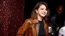 Seperti yang sudah diberitakan, Selena Gomez sendiri terlihat tengah syuting film yang bertemakan zombie. (Dave Kotinsky  GETTY IMAGES NORTH AMERICA  AFP)