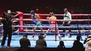 Onadio Leonardo bertanding tinju melawan Bobby Saputra dalam laga Superstar Knockout Vol . 2 di Jakarta International Velodrome, Rawamangun, Jakarta Timur, Sabtu (7/12/2024).