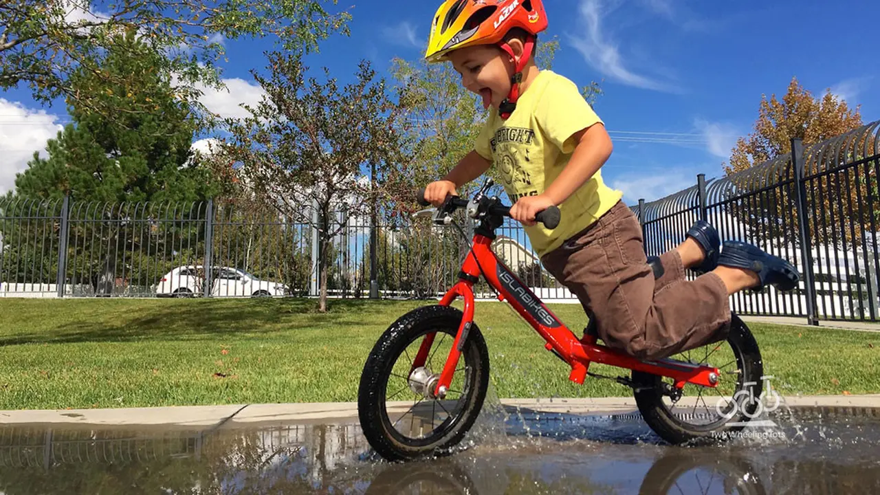 Manfaat Sepeda Tanpa Pedal untuk Tumbuh Kembang Anak