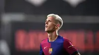 Pemain Barcelona, Dani Olmo melakoni laga debutnya saat laga lanjutan Liga Spanyol 2024/2025 melawan Rayo Vallecano di Estadio de Vallecas, Madrid, Spanyol, Rabu (28/08/2024) WIB. (AP Photo/Manu Fernandez)