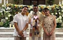 6 Potret Momen Pembaptisan Jayden Anak Jonatan Christie dan Shanju, Anteng Digendong Sang Ayah