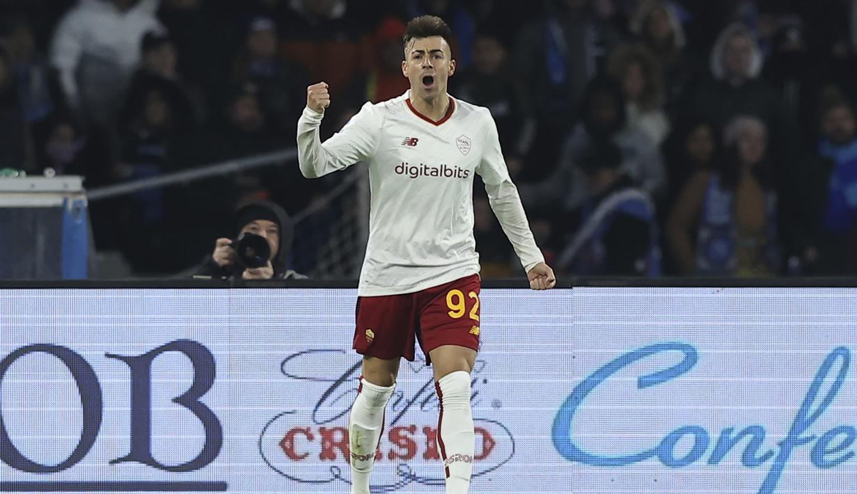 Memasuki babak kedua, AS Roma tampil lebih ofensif untuk mencari gol penyeimbang. Usaha tak kenal lelah AS Roma baru menghasilkan gol pada menit ke-75 lewat aksi Stephan El Shaarawy yang menyambar umpan silang di tiang jauh. (LaPresse via AP Photo/Alessandro Garofalo)