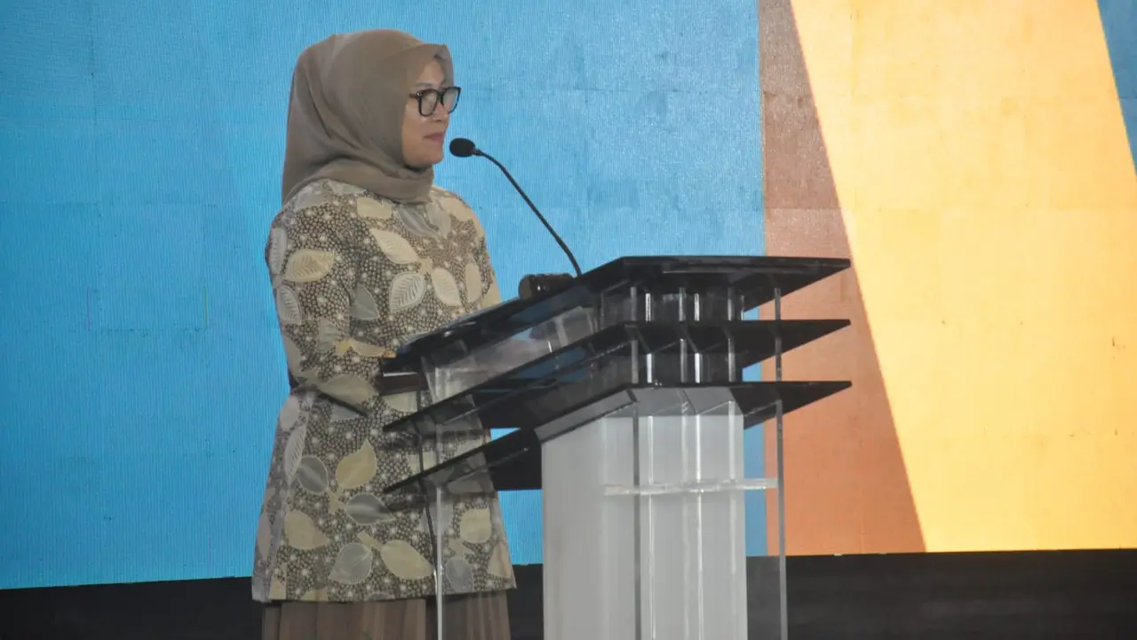 Wakil Kepala SKK Migas sekaligus Ketua EKGMC, Shinta Damayanti dalam Rapat Pleno ke-15 East Kalimantan Gas Management Committee (EKGMC). (Dok SKK Migas)