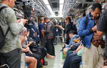 FOTO: Pengguna LRT Jabodebek Tembus Rekor Tertinggi April 2026