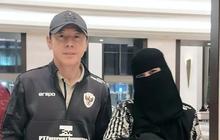 Potret Umi Pipik Foto Bareng Pelatih Timnas Shin Tae-Yong yang Dipanggil Pakde, Posenya Malah Jadi Sorotan Publik