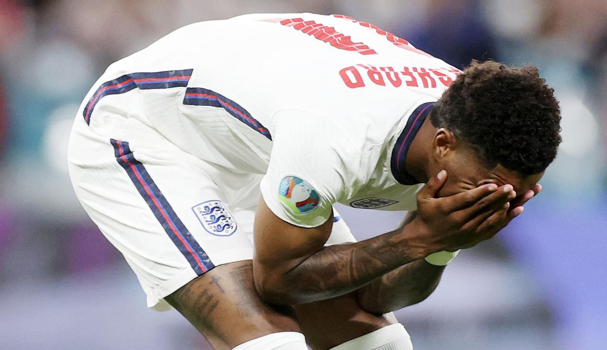 Marcus Rashford - Kegagalan penyerang Manchester United ini dalam mengeksekusi penalti di laga final Euro 2020 melawan Italia merupakan salah satu penyebab Timnas Inggris gagal menjadi juara Eropa untuk pertama kalinya. (Foto:AP/Carl Recine,Pool)