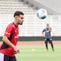Jens Raven saat mengikuti latihan bersama Timnas Indonesia U-22 di Stadion Madya, Senayan, Jakarta, Rabu (26/11/2025).