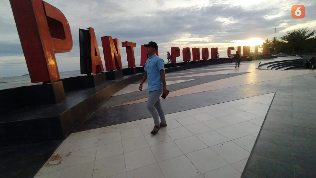 Pantai Pohon Cinta. Objek Wisata paling populer di Kabupaten Pohuwato, Provinsi Gorontalo (Liputan6.com/Foto: Arfandi Ibrahim)