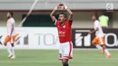 Pemain Persija, Bambang Pamungkas meluapkan ekspresi saat gagal mencetak gol ke gawang Perseru pada lanjutan Liga 1 Indonesia di Stadion Patriot Candrabhaga, Bekasi, Selasa (19/9). Laga dimenangkan Persija 1-0. (Liputan6.com/Helmi Fithriansyah)