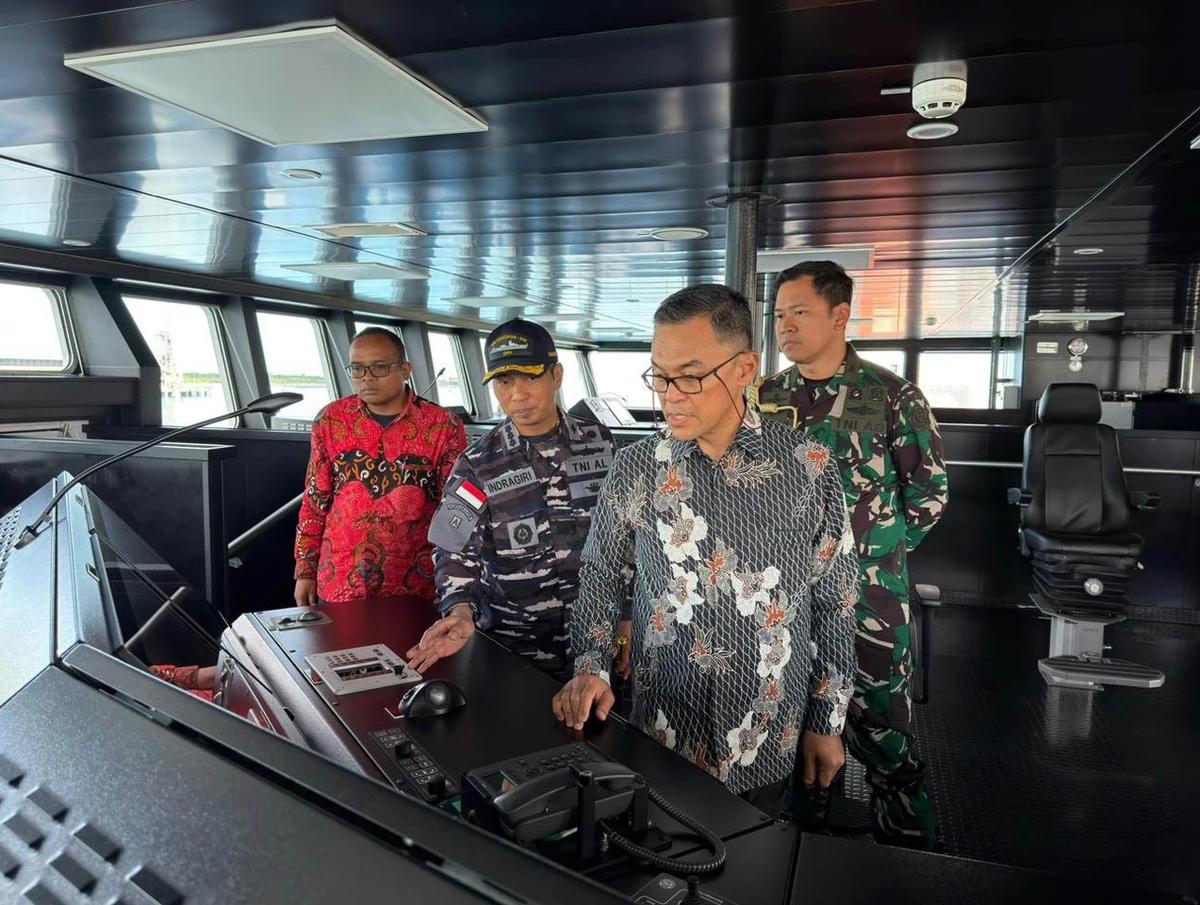 FOTO: KRI Canopus Tiba di Mauritius Usai Pelayaran Lintas Samudra