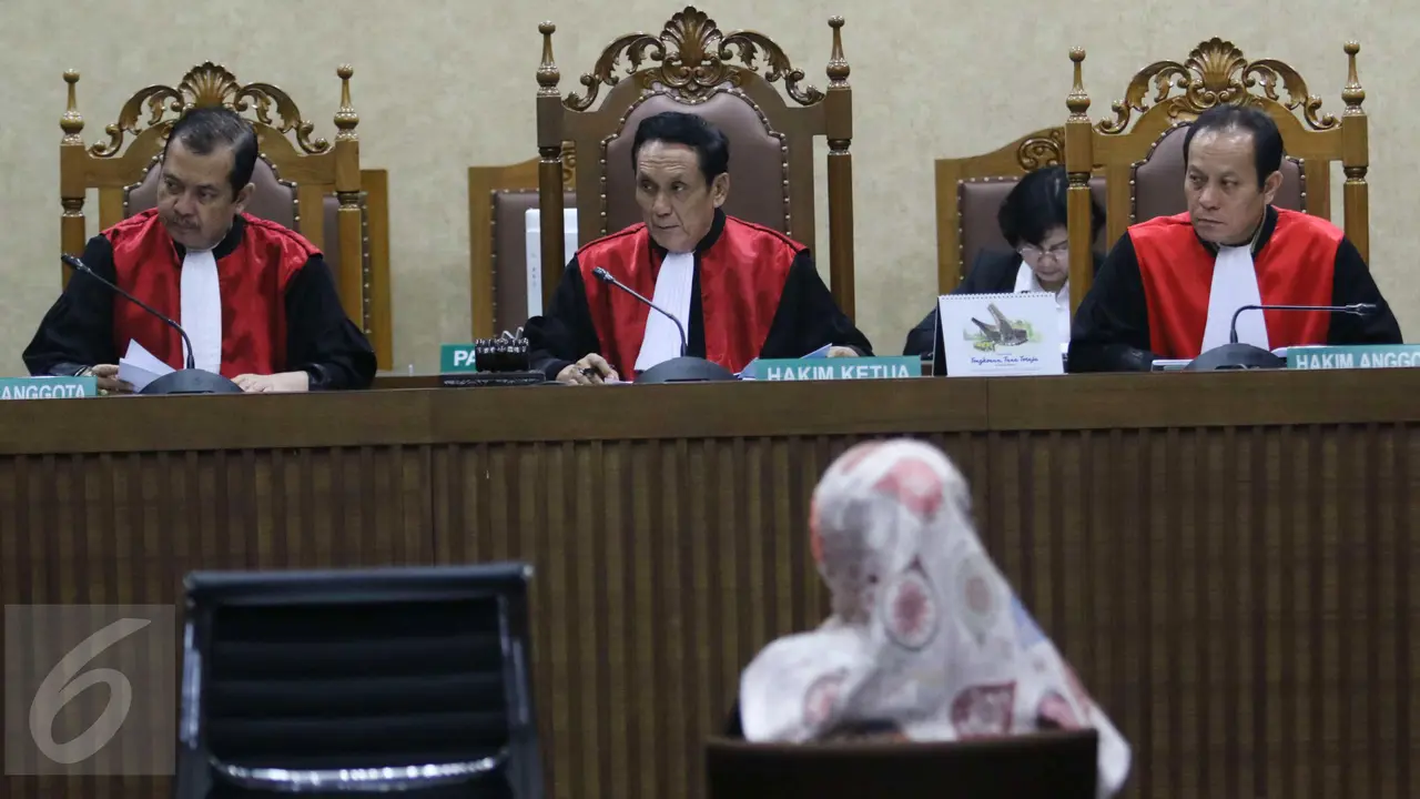 Ratu Atut Jalani Sidang Perdana Kasus Alat Kesehatan